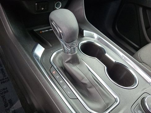 Used 2023 Chevrolet Traverse LT image 15