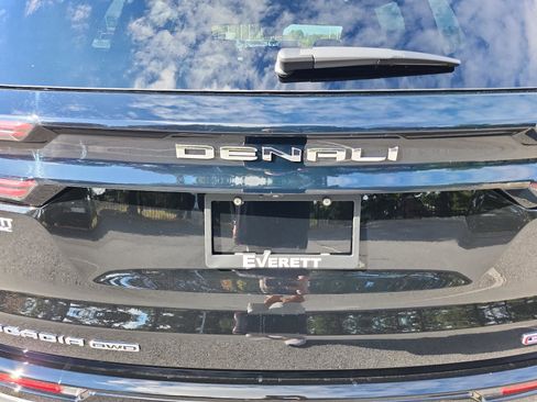 New 2026 GMC Acadia Denali w/ Super Cruise Package AWD/4WD image 5