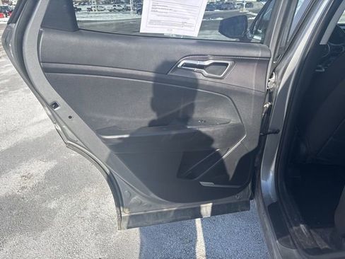 Used 2024 Kia Sportage LX image 17