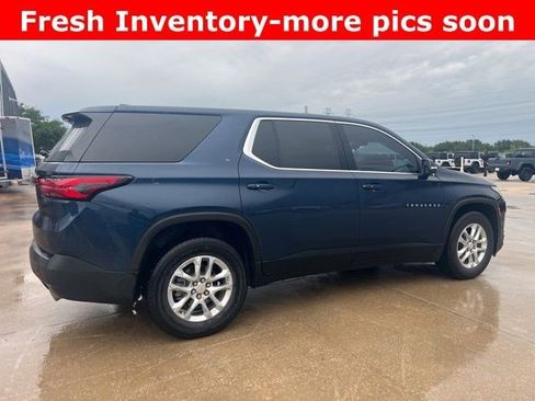 Used 2023 Chevrolet Traverse LS w/ Safety Package FWD image 3