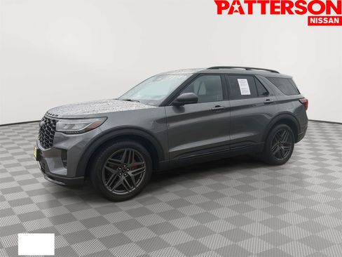 Used 2025 Ford Explorer ST RWD image 4