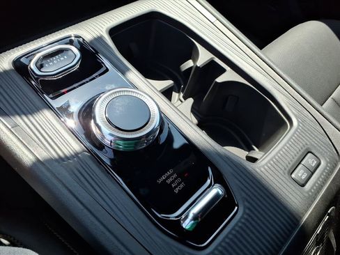 New 2026 Jeep Cherokee Limited AWD/4WD image 32