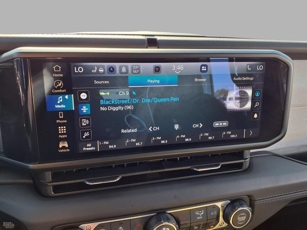 Used 2026 Jeep Wrangler Unlimited Sahara AWD/4WD image 6