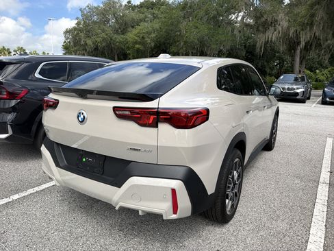 Used 2026 BMW X2 xDrive28i AWD/4WD image 2