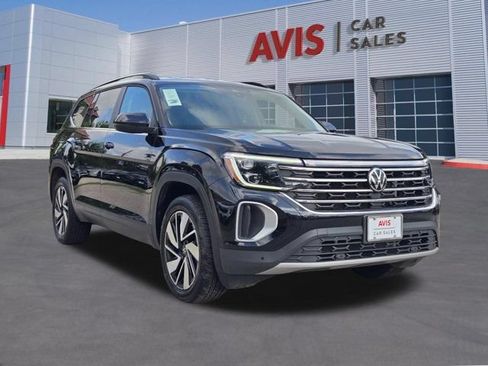 Used 2025 Volkswagen Atlas SE FWD image 3