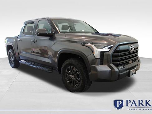 Used 2023 Toyota Tundra SR5 w/ SR5 Convenience Package AWD/4WD image 1