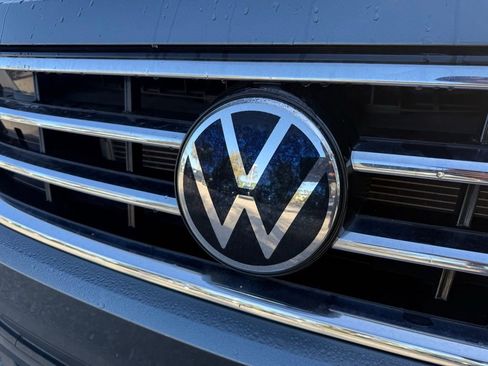 Used 2022 Volkswagen Tiguan SE image 6