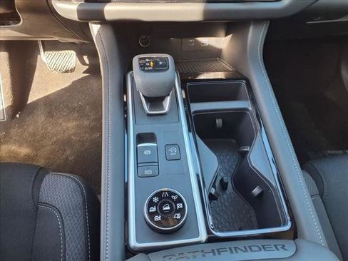 New 2025 Nissan Pathfinder SV image 17