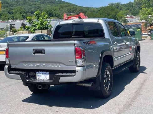 Used 2022 Toyota Tacoma TRD Off-Road w/ Technology Package AWD/4WD image 6
