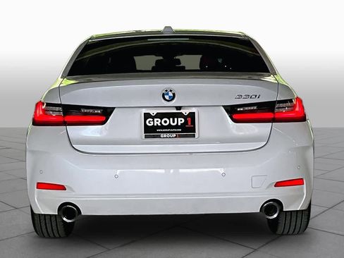 Certified 2025 BMW 330i Sedan RWD image 4