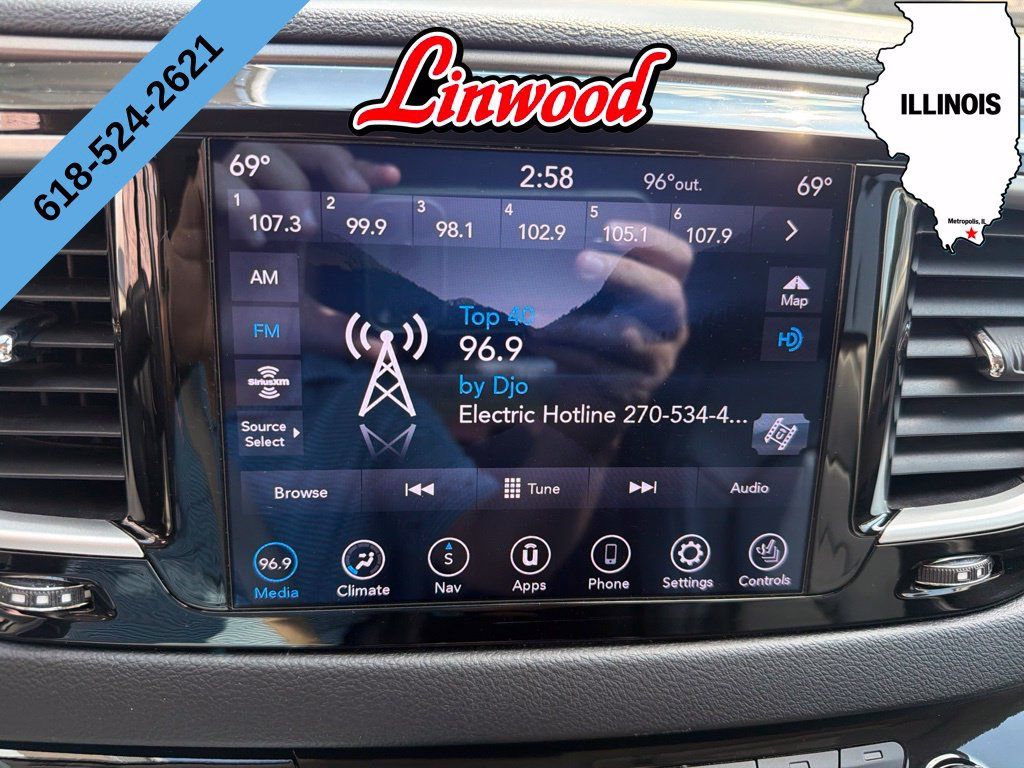Used 2020 Chrysler Pacifica Touring-L Plus w/ Advanced Safetytec Group FWD image 23