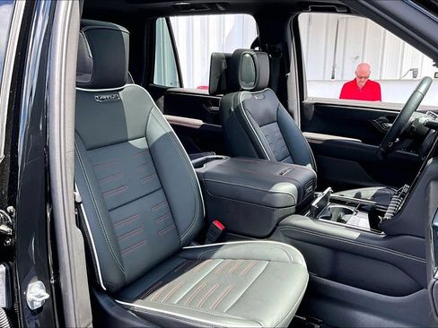 Used 2025 GMC Yukon AT4 Ultimate w/ LPO, Floor Liner Package AWD/4WD image 28