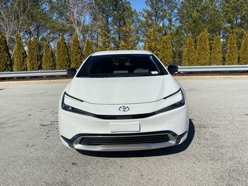 Used 2025 Toyota Prius XSE image 12