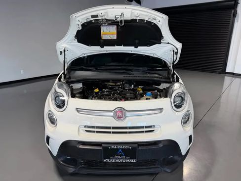 Used 2017 FIAT 500L Trekking w/ Dual-Pane Sunroof Package FWD image 7