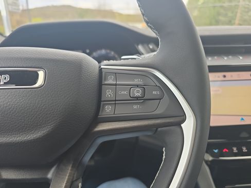 New 2026 Jeep Grand Cherokee Altitude AWD/4WD image 22