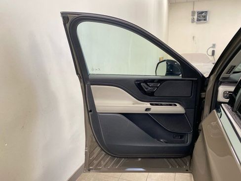 New 2026 Lincoln Aviator AWD image 15