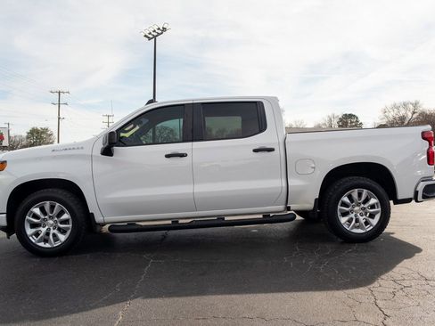 Used 2021 Chevrolet Silverado 1500 Custom image 4