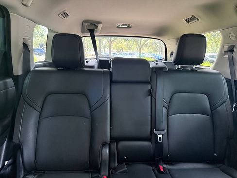 Used 2026 Nissan Pathfinder SL FWD image 37