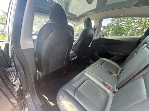 Used 2023 Tesla Model Y Long Range AWD/4WD image 23