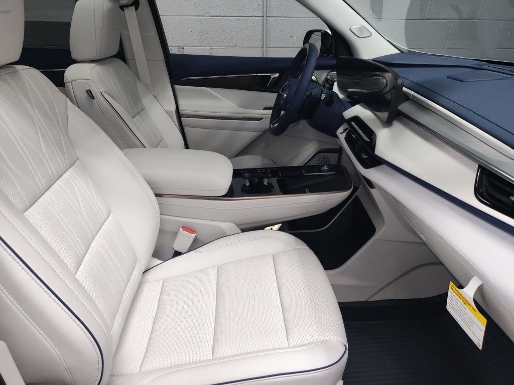 New 2026 Buick Enclave Avenir w/ Super Cruise Package AWD/4WD image 7