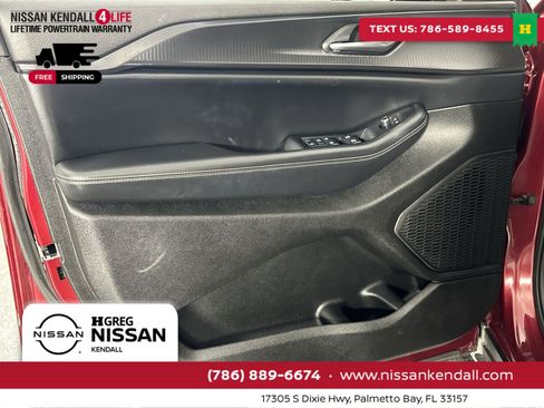 Used 2024 Jeep Grand Cherokee L Laredo image 32