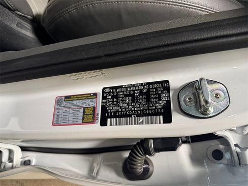 Certified 2020 Kia Sorento SX image 31