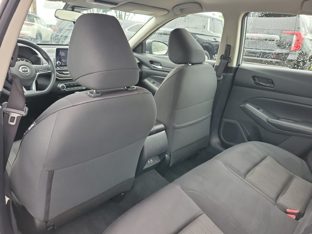 Used 2024 Nissan Altima 2.5 SV FWD image 13