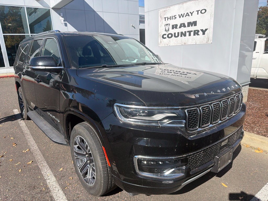 Certified 2024 Jeep Wagoneer L Series II w/ Flexible Seating Group AWD/4WD image 1