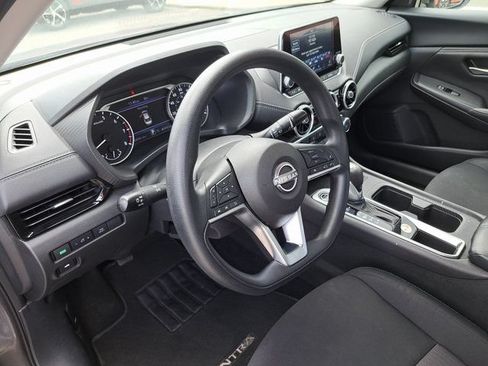 Used 2025 Nissan Sentra SV FWD image 10