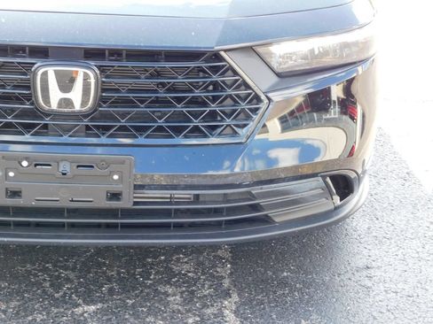 Used 2025 Honda Accord SE image 9