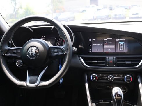 Used 2020 Alfa Romeo Giulia AWD w/ Cold Weather Package image 22