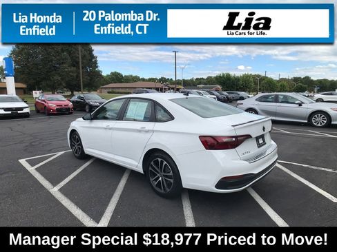 Used 2023 Volkswagen Jetta Sport image 10