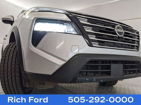 Used 2025 Nissan Rogue SV image 22