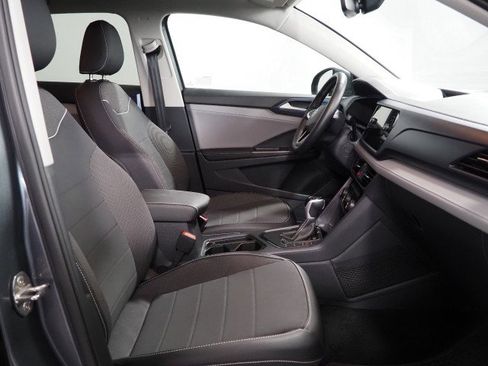 Used 2024 Volkswagen Taos SE image 14