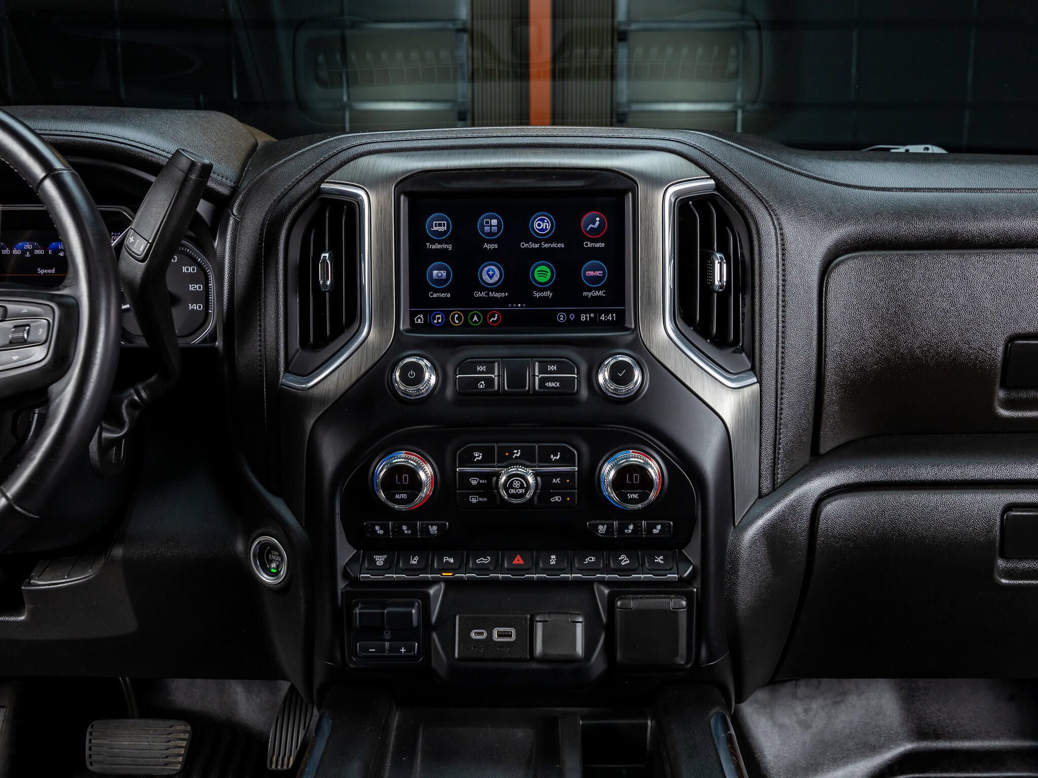 Used 2022 GMC Sierra 2500 Denali w/ Denali Black Diamond Edition AWD/4WD image 23