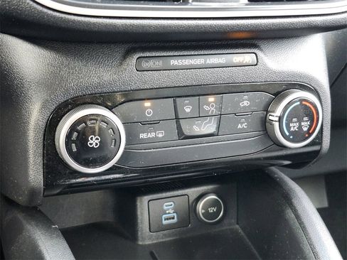 Certified 2021 Ford Escape SE w/ SE Sport Appearance Package image 22