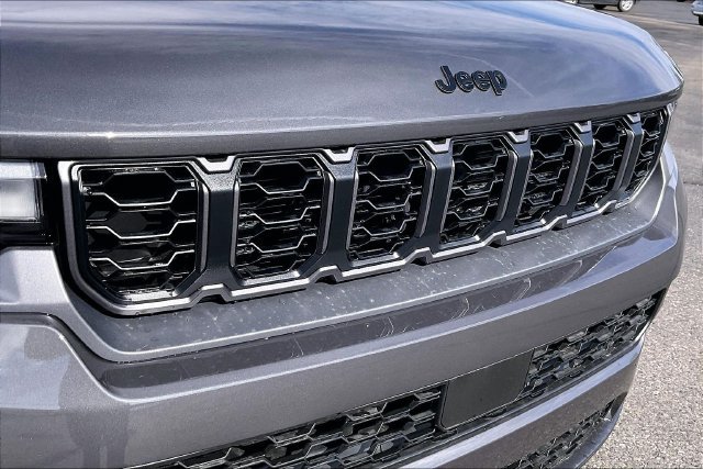New 2026 Jeep Grand Cherokee 4WD image 35