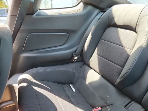 Used 2017 Ford Mustang Coupe RWD image 22