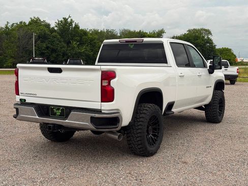 Used 2023 Chevrolet Silverado 2500 LT w/ Convenience Package AWD/4WD image 5