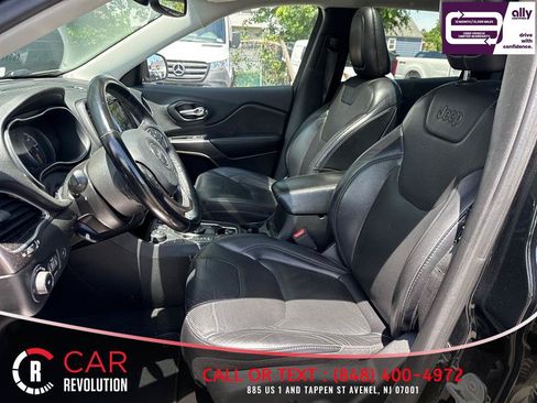 Used 2019 Jeep Cherokee Limited AWD/4WD image 11