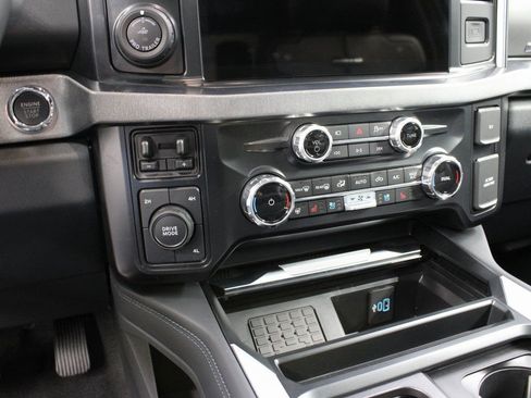 Used 2025 Ford F450 Platinum w/ FX4 Off-Road Package image 68