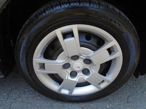 Used 2009 Pontiac Vibe w/ Preferred Package FWD image 31