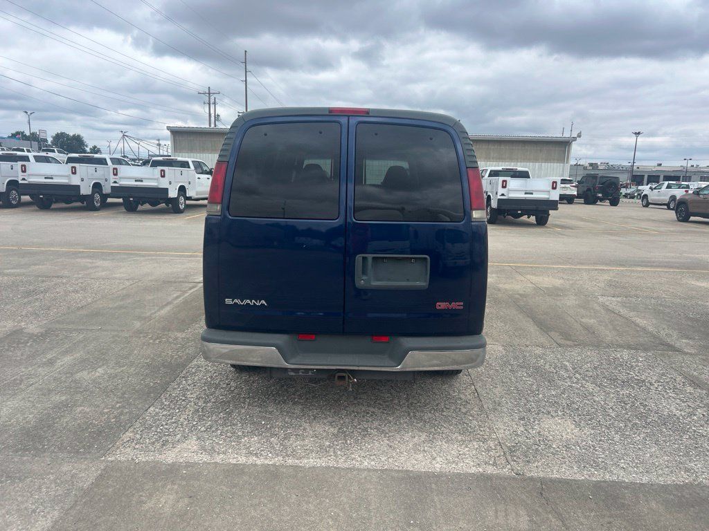 Used 2002 GMC Savana 3500 Extended Passenger w/ SLE Marketing Option Pkg 3 RWD image 4
