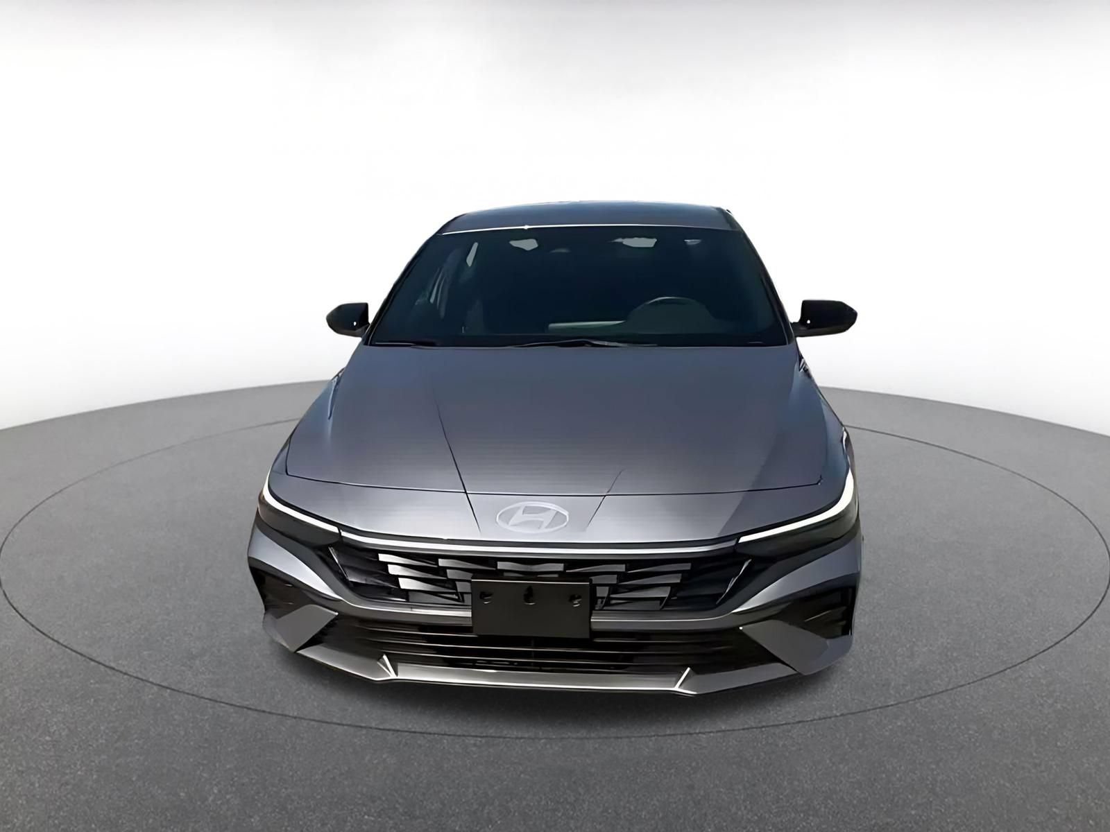 Used 2026 Hyundai Elantra Sport FWD image 4