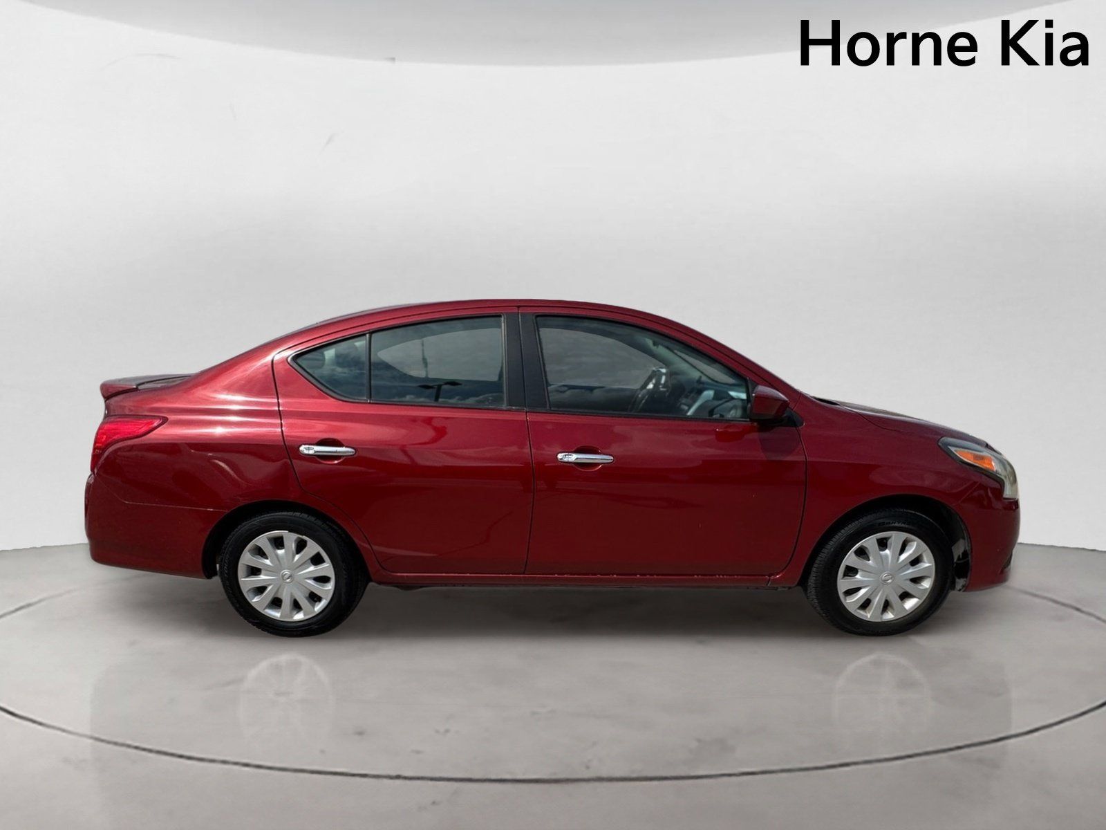 Used 2019 Nissan Versa SV FWD image 3