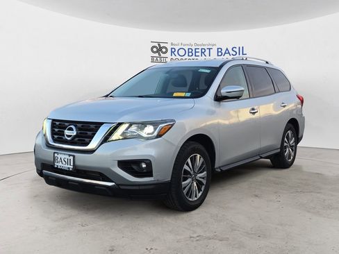 Used 2019 Nissan Pathfinder SL image 1