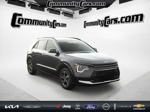 Certified 2025 Kia Niro SX image 9