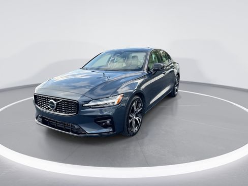 Used 2024 Volvo S60 B5 Core FWD image 8