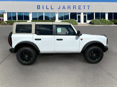New 2026 Ford Bronco Badlands AWD/4WD image 3