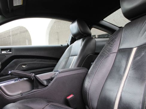 Used 2010 Ford Mustang GT RWD image 14